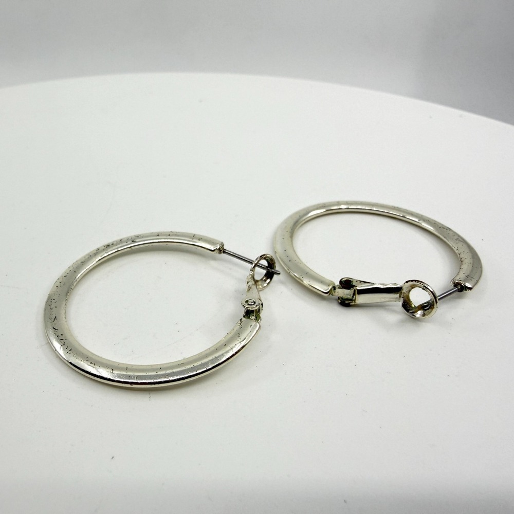 Classic Silver Tone Hoop Earrings - Minimalist Y2K Everyday Essential